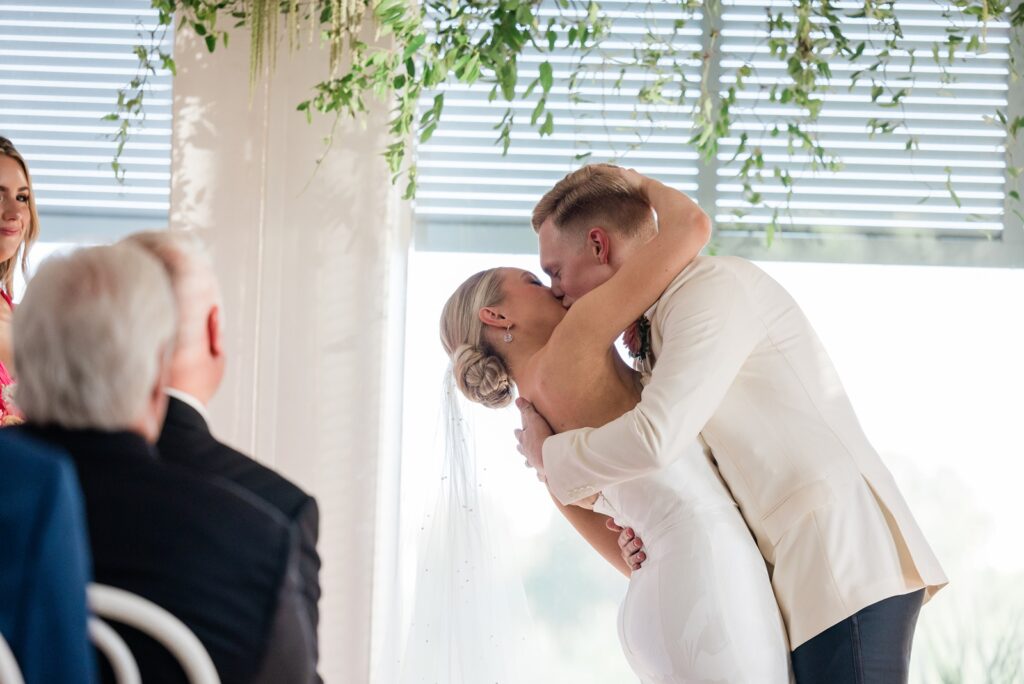 beautiful ceremony moments at meeting house wedding by the sea