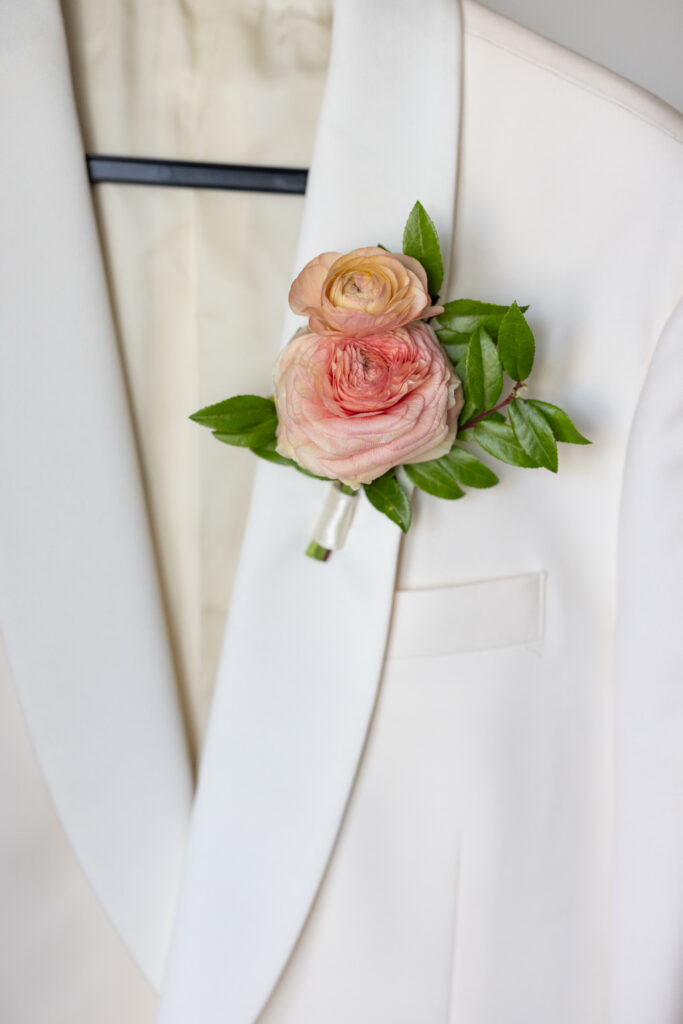 groom suit details at carillon wedding