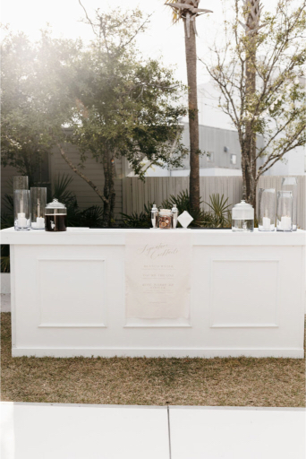 cocktail hour outdoor bar at Florida wedding