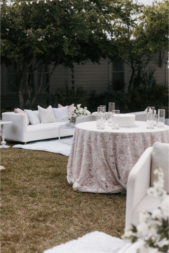 creative outdoor setup at the court wedding in Florida